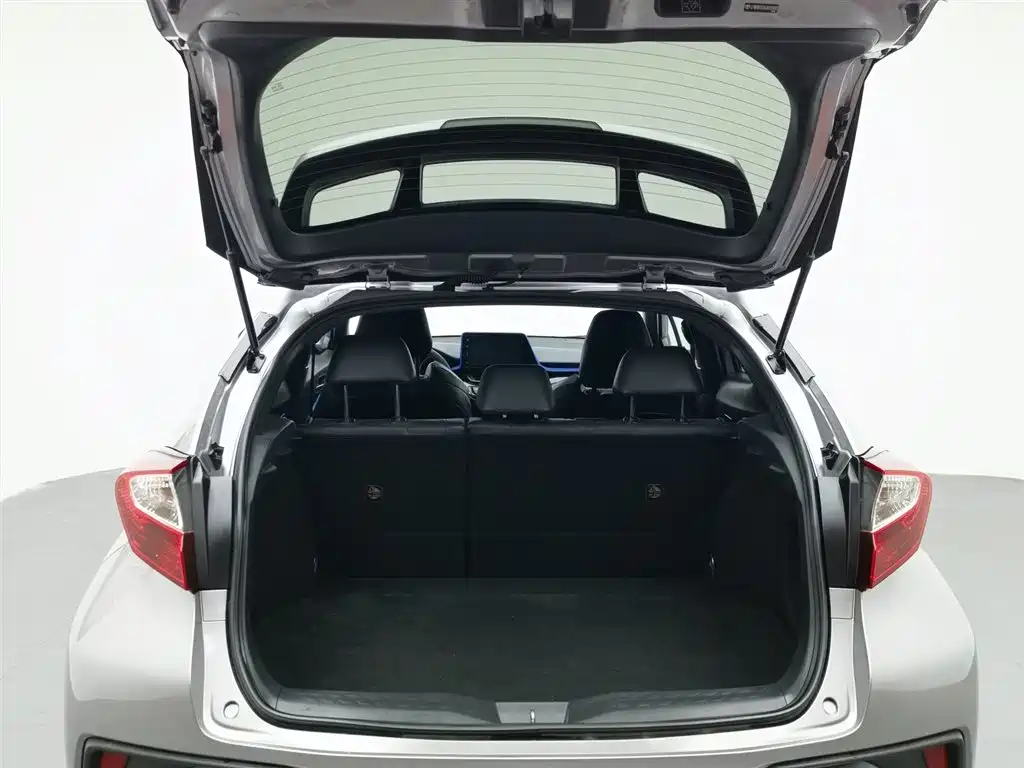 Toyota IZOA 2018 2.0L Yichi Edition China V фото 16