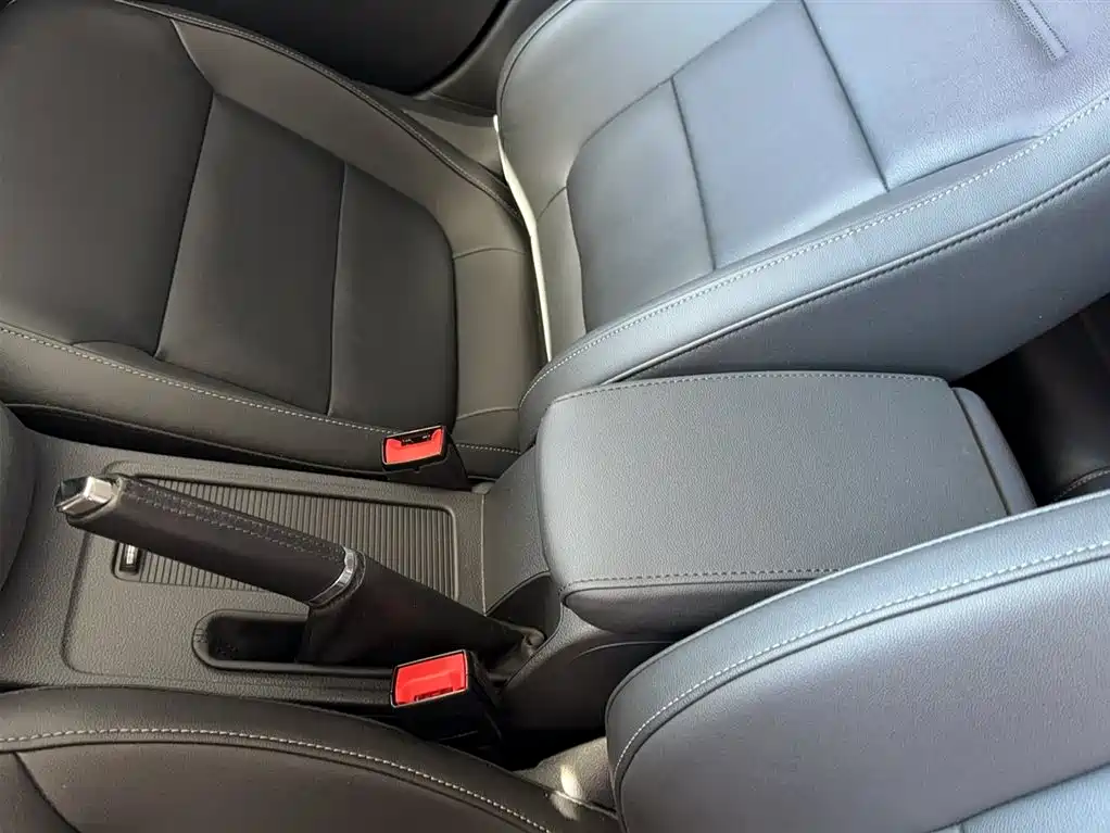 Volkswagen Sagitar 2017 1.6L Automatic Comfort фото 13