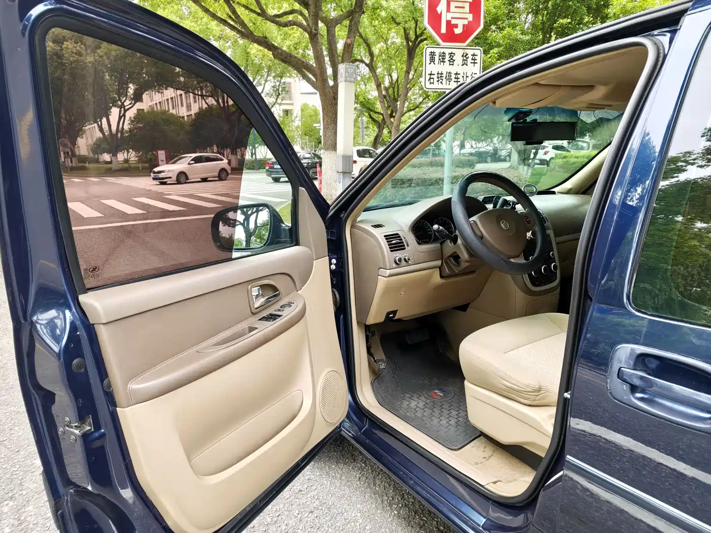 Buick GL8 2014 2.4L Comfort Edition фото 7