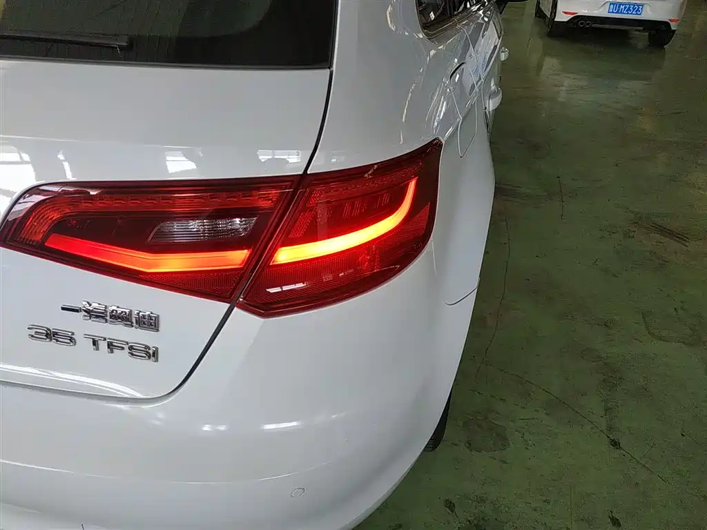 Audi A3 2016 Sportback 35 TFSI Leadership фото 23