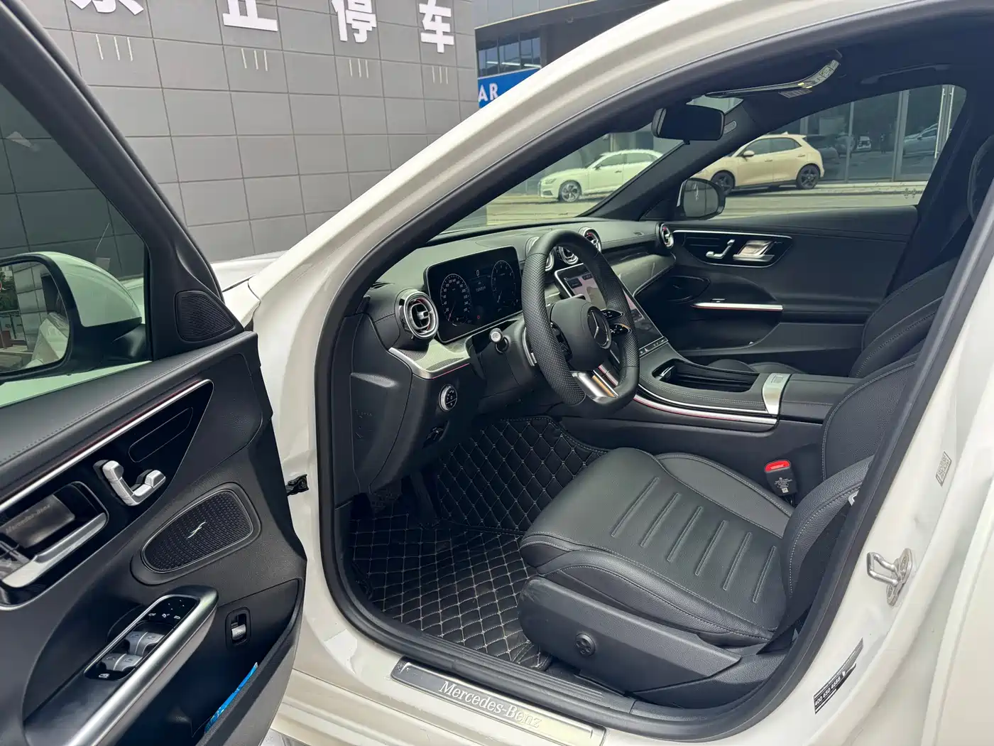 Mercedes-Benz C-Class 2024 Facelift C 260 L Sport фото 4