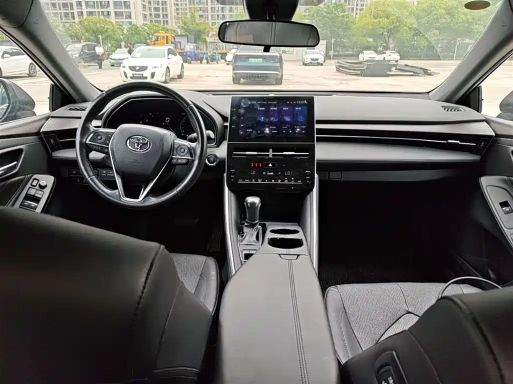 Toyota Avalon 2023 2.0L XLE Premium Edition фото 16
