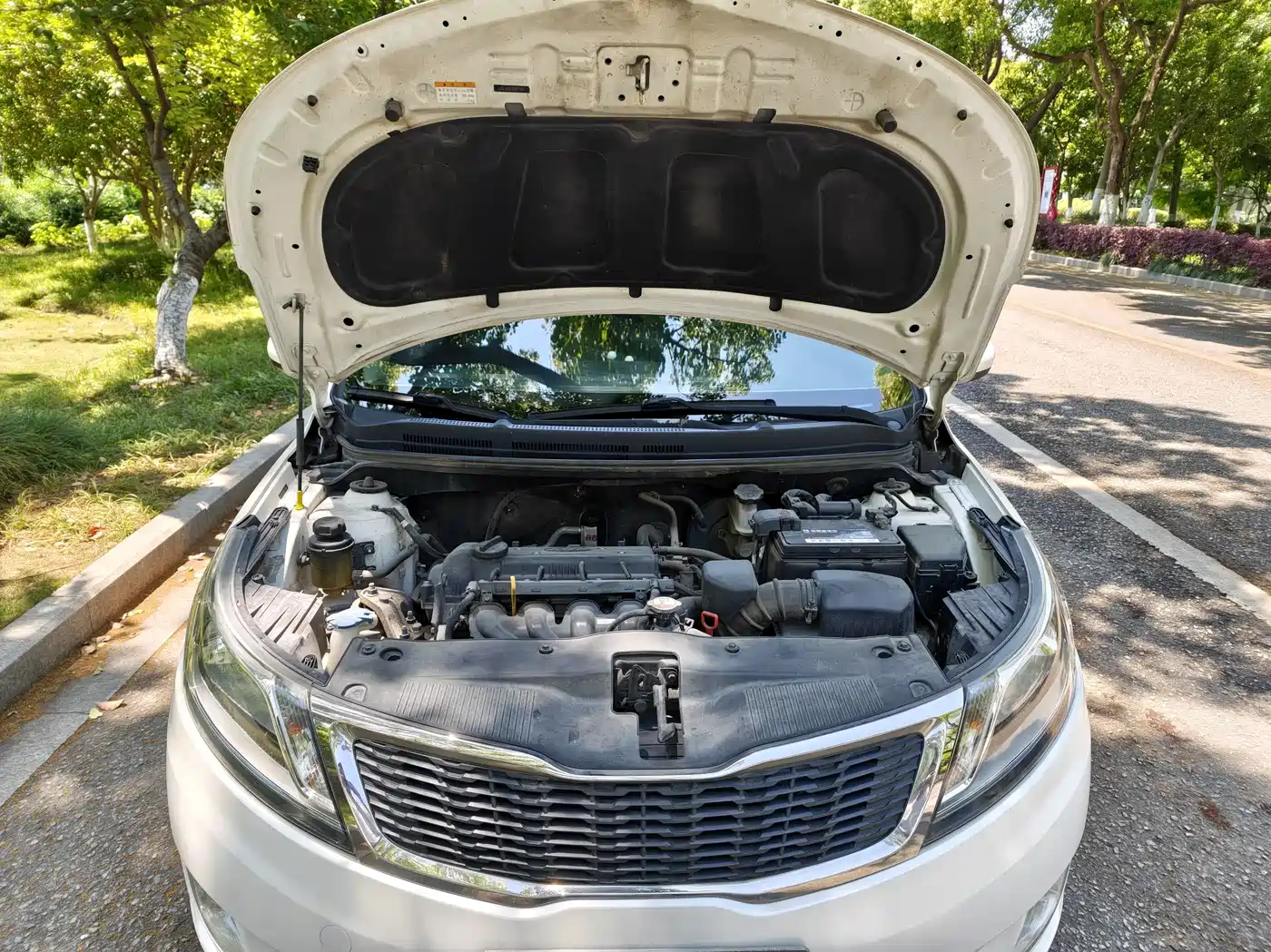 Kia K2 2012 Sedan 1.4L AT GLS Commemorative Edition фото 24