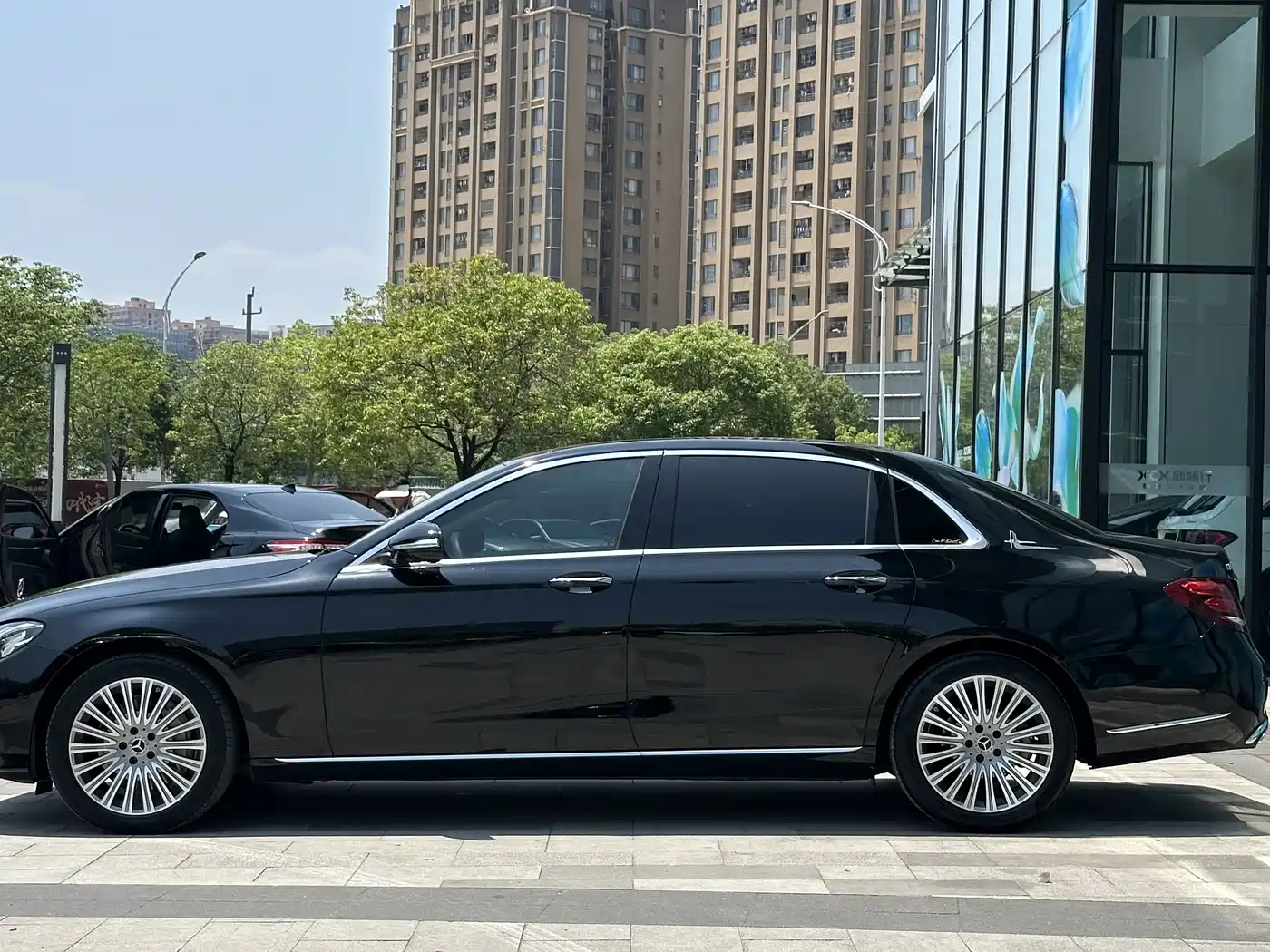 Mercedes-Benz E-Class 2020 E 300 L Luxury Model фото 5