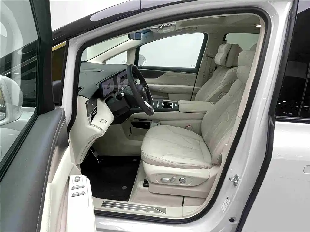 Buick Zhijing Shijia 2026 Model PHEV Base Version фото 4