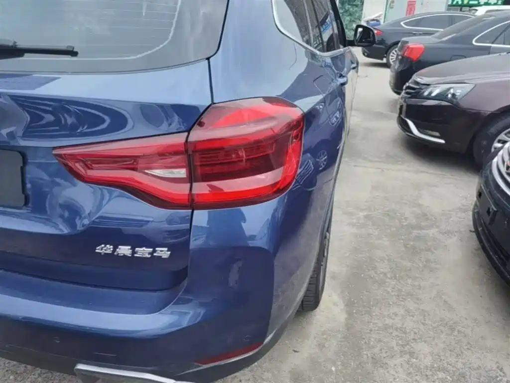 BMW iX3 2021 Leading фото 8