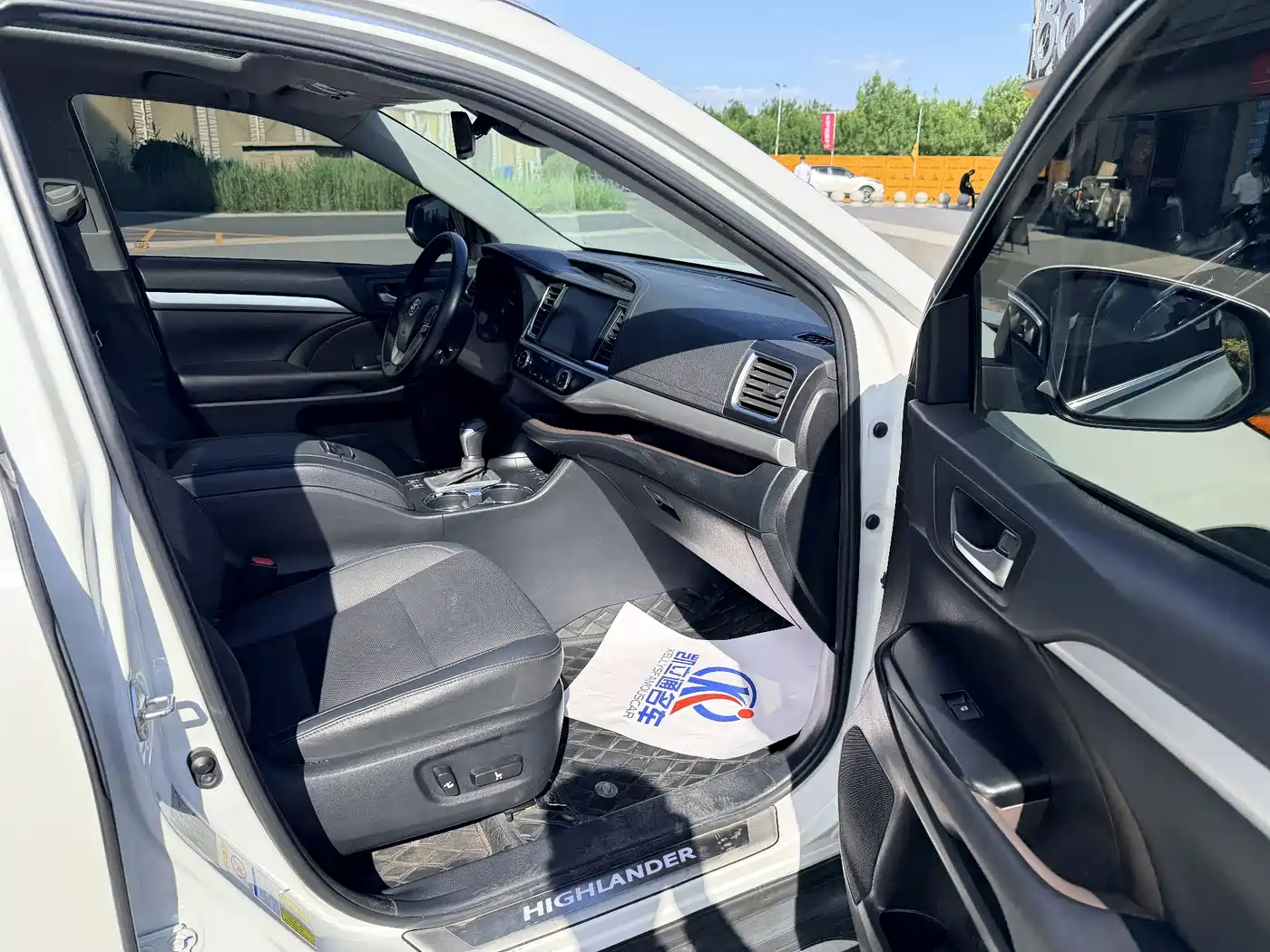 TOYOTA HIGHLANDER