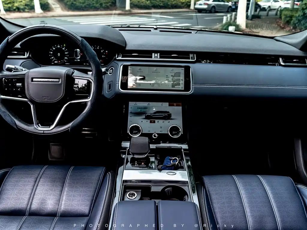 Land Rover Range Rover Velar 2022 250PS Golden Collector's Edition фото 3