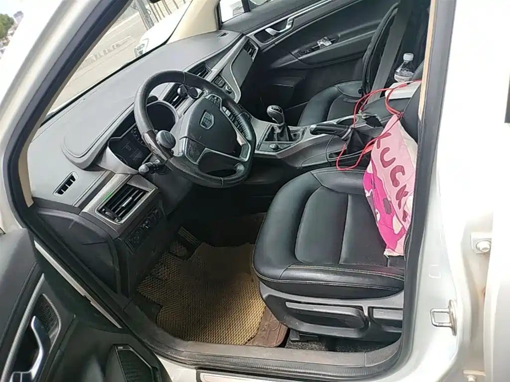 Geely Emgrand GS 2016 2016 Elegance Edition 1.3T Manual Premium