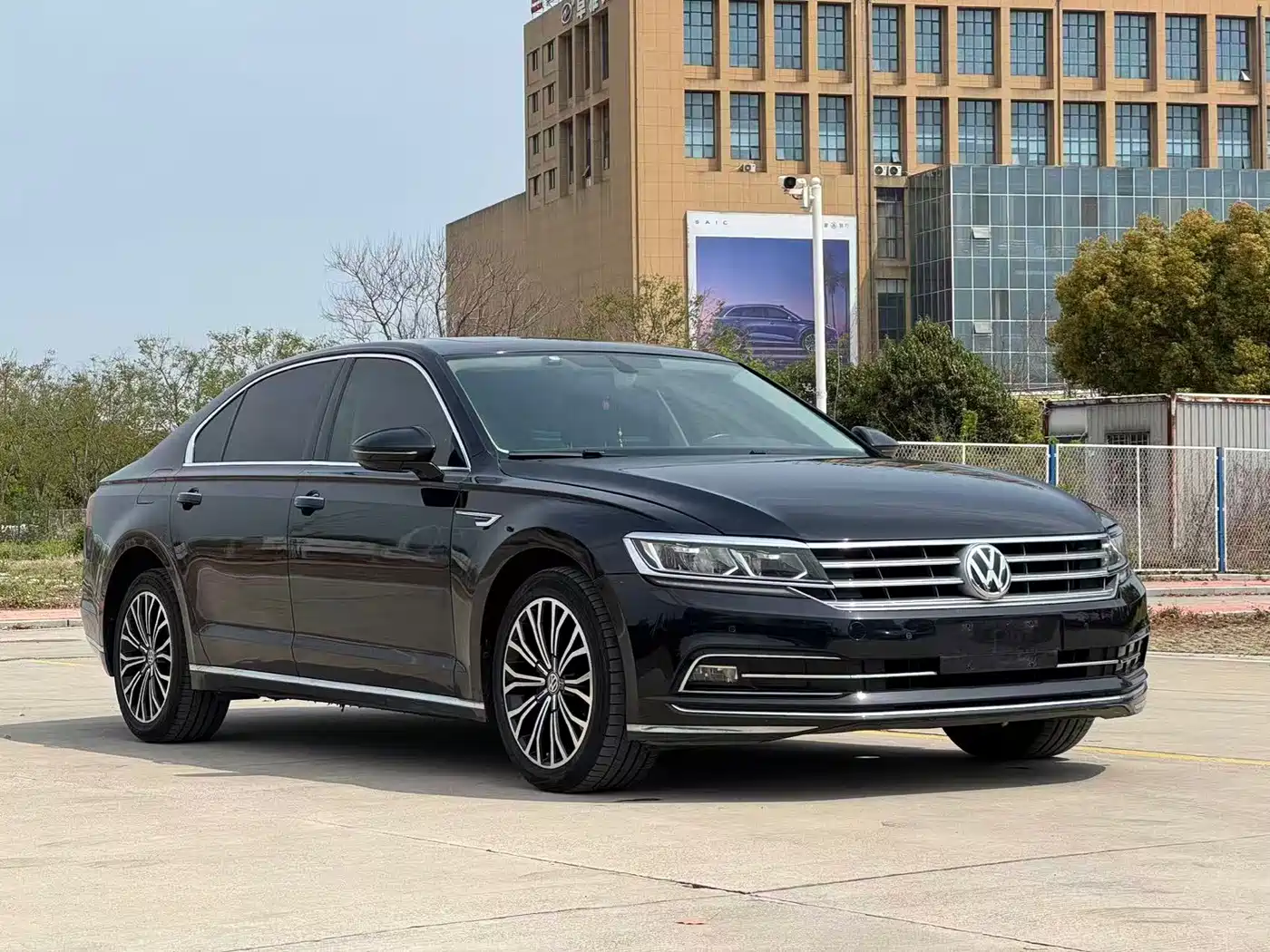 Volkswagen Phideon 2018 Facelift 380TSI FWD Business фото 4