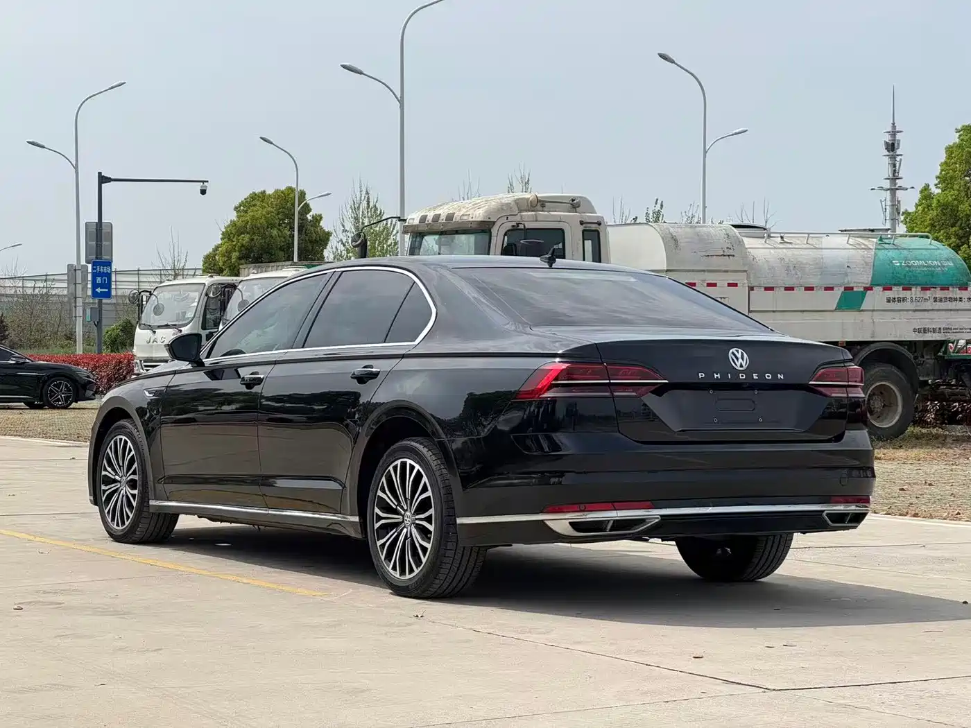 Volkswagen Phideon 2018 Facelift 380TSI FWD Business фото 6