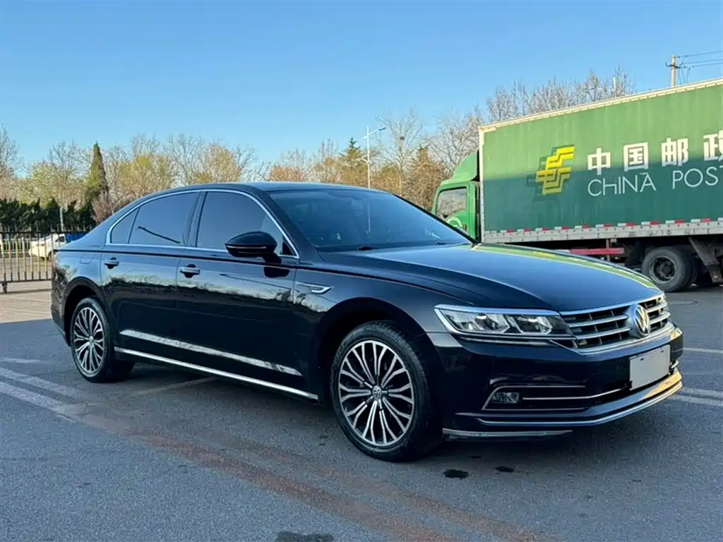 Volkswagen Phideon 2018 Facelift 380TSI FWD Business фото 3