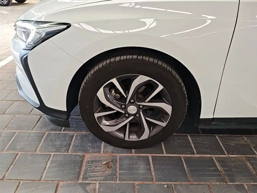 Buick Velite 6 2019 Connected Smart Edition фото 23