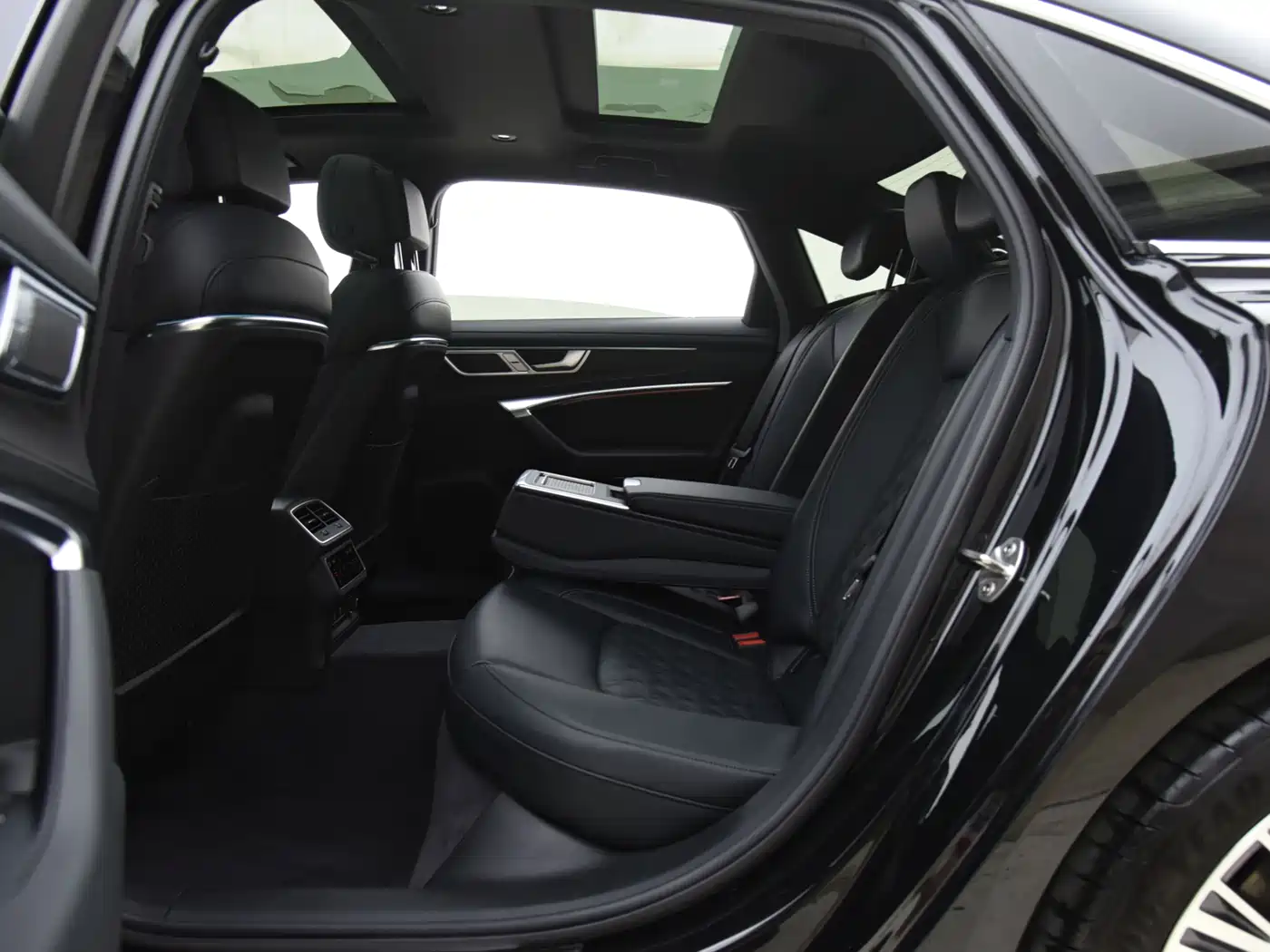Audi A6L 2025 45 TFSI quattro Premium Sport фото 12