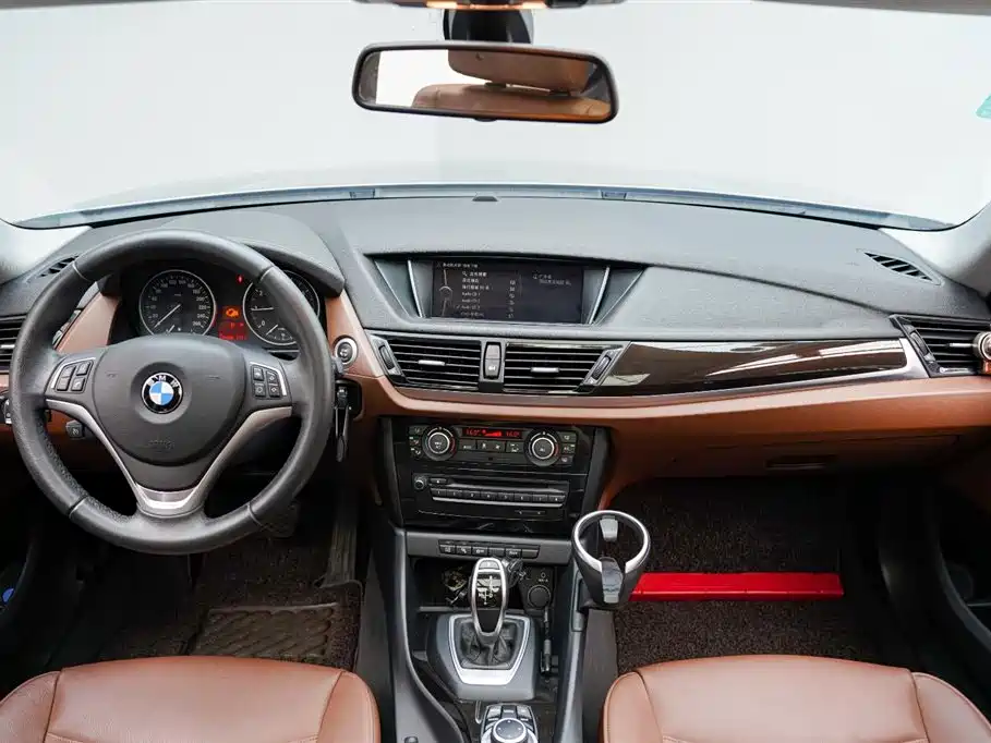BMW X1 2015 Model sDrive18i Leading Advanced Edition фото 5