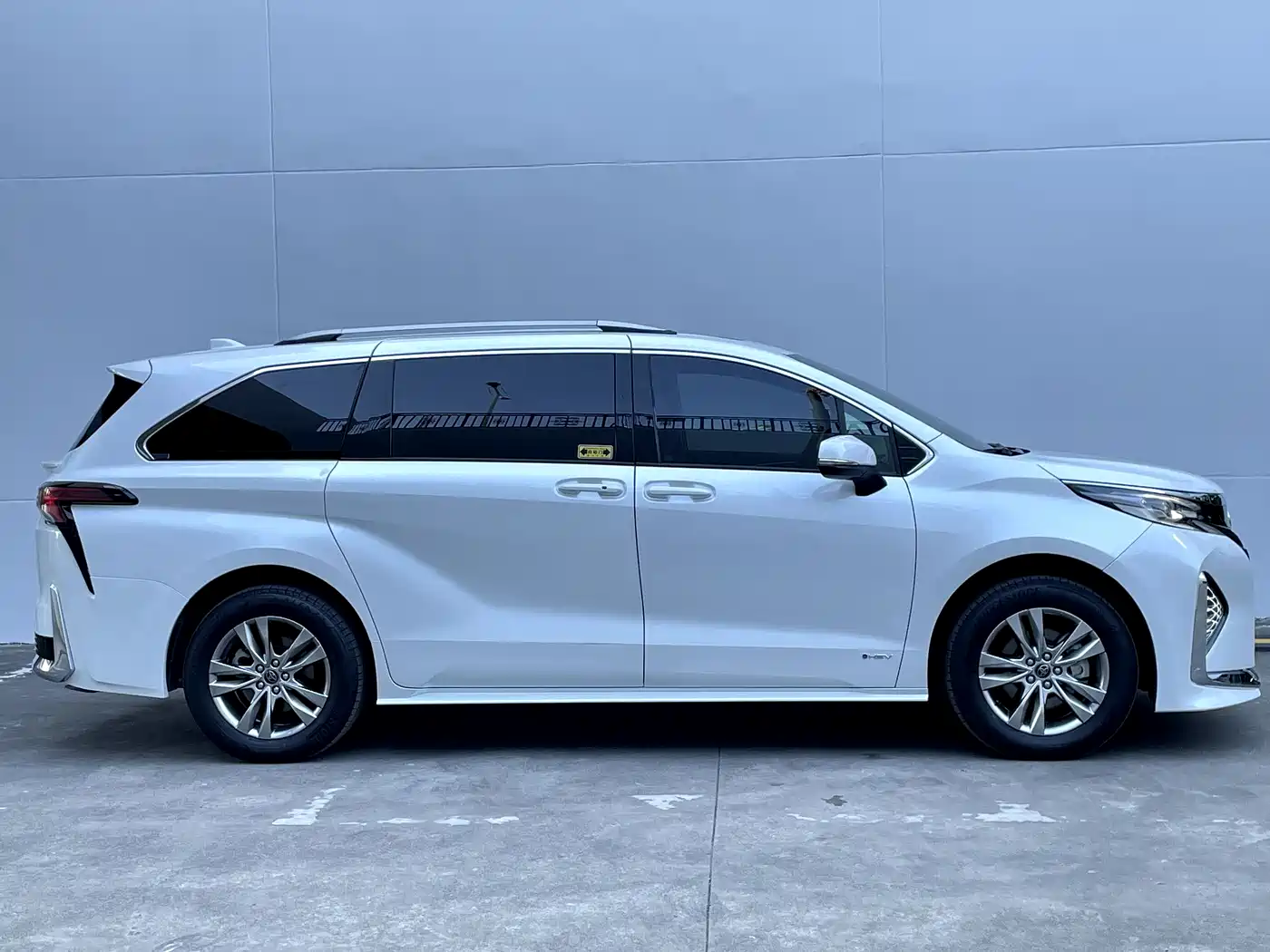 Toyota Sienna 2024 2.5L Hybrid Comfort Edition фото 35