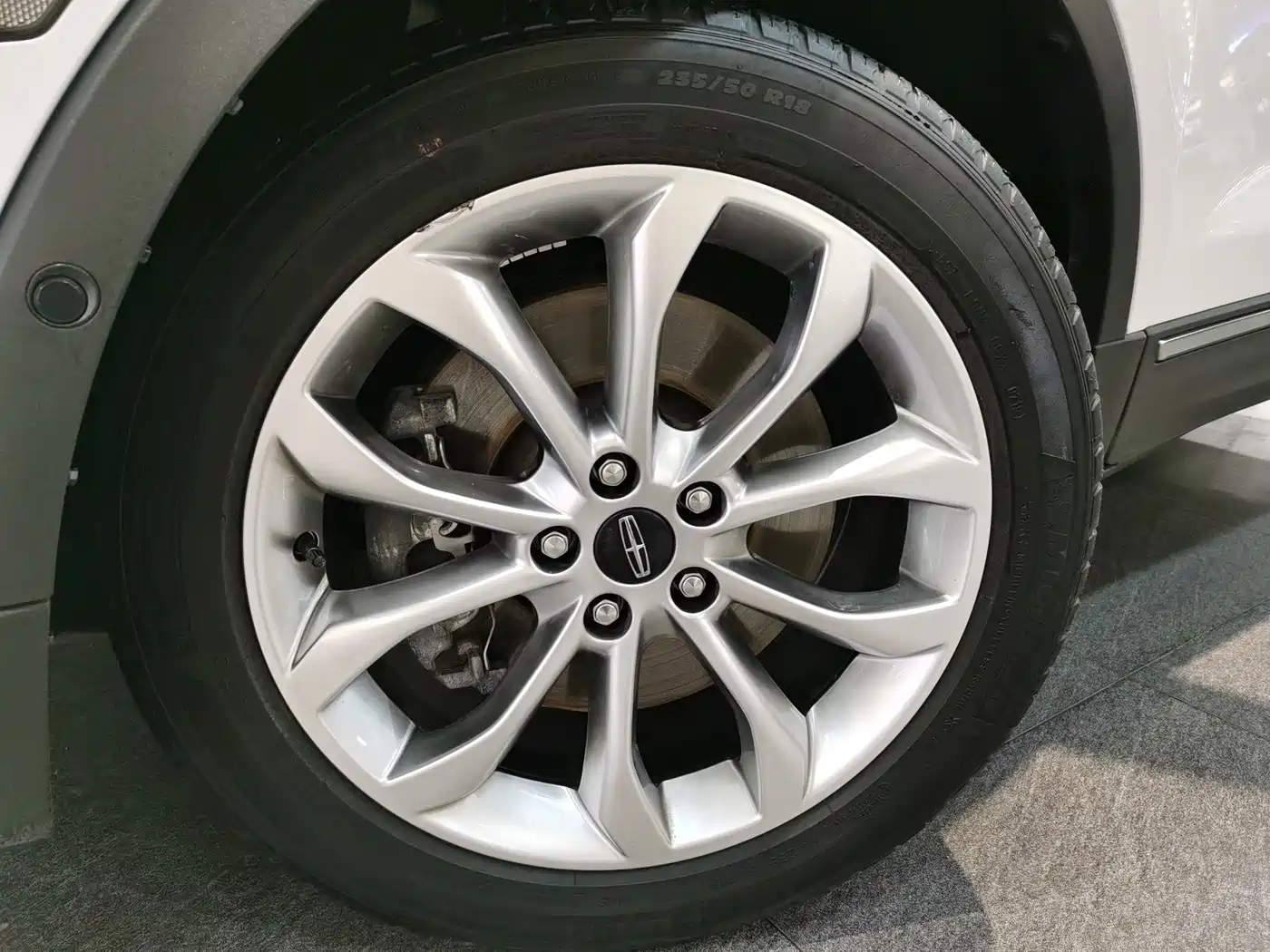 Lincoln MKC 2019 2019 2.0T 4WD Premium Elegance Edition China VI