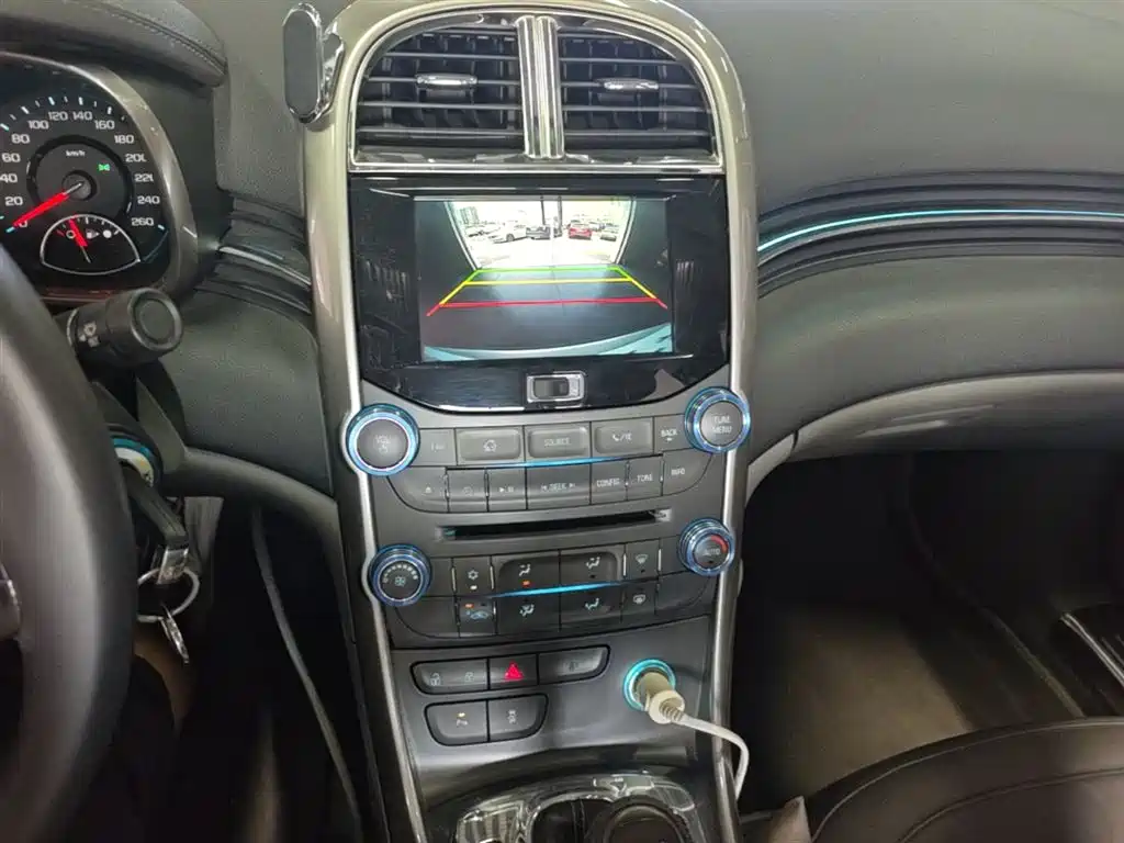 Chevrolet Malibu 2014 2.0L Automatic Luxury фото 13