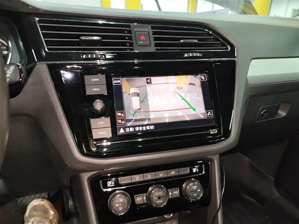 Volkswagen Tiguan L 2019 330TSI Automatic 2WD Panorama Comfort Edition China VI фото 13