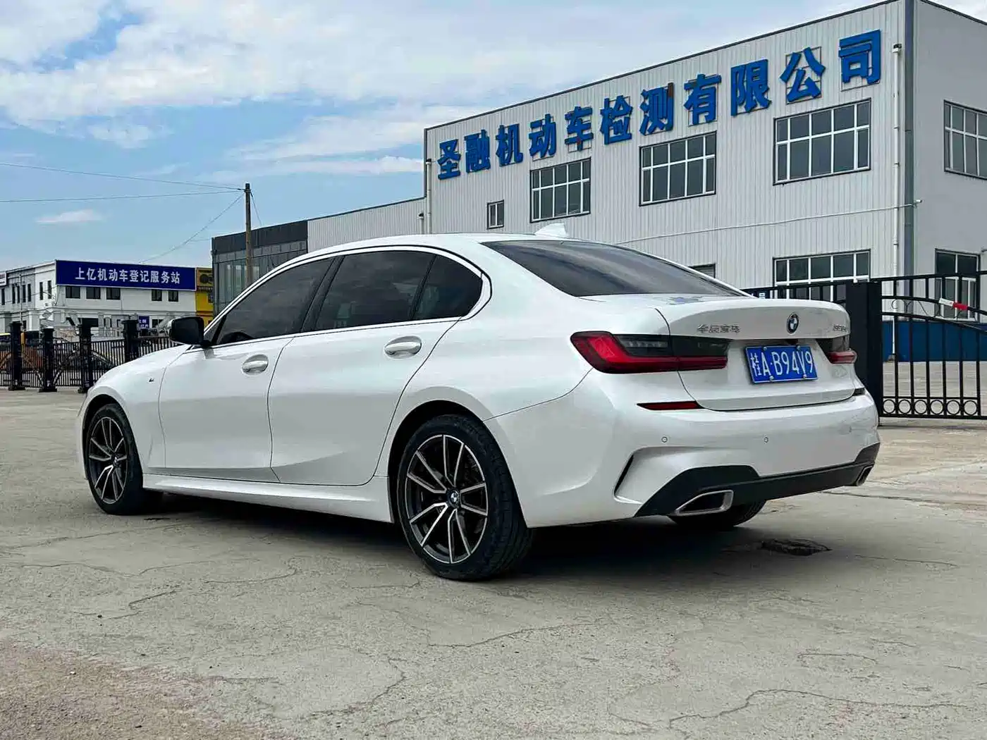 BMW 3 Series 2022 320Li M Sport Package фото 16