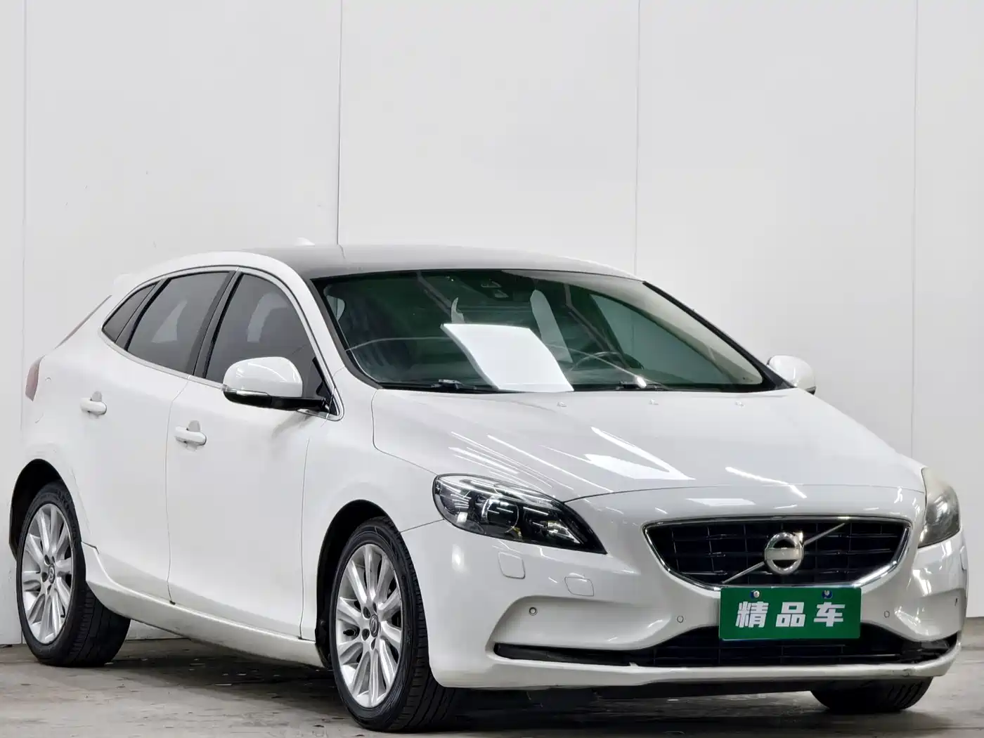 Volvo V40 2013 2.0T Elegance Edition фото 3
