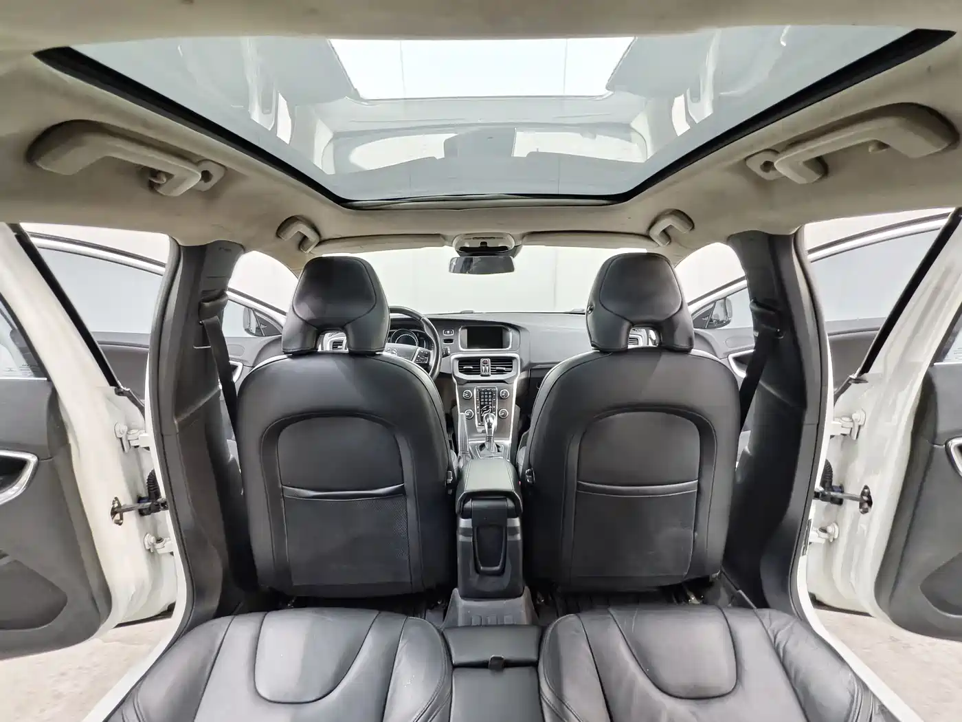 Volvo V40 2013 2.0T Elegance Edition фото 10