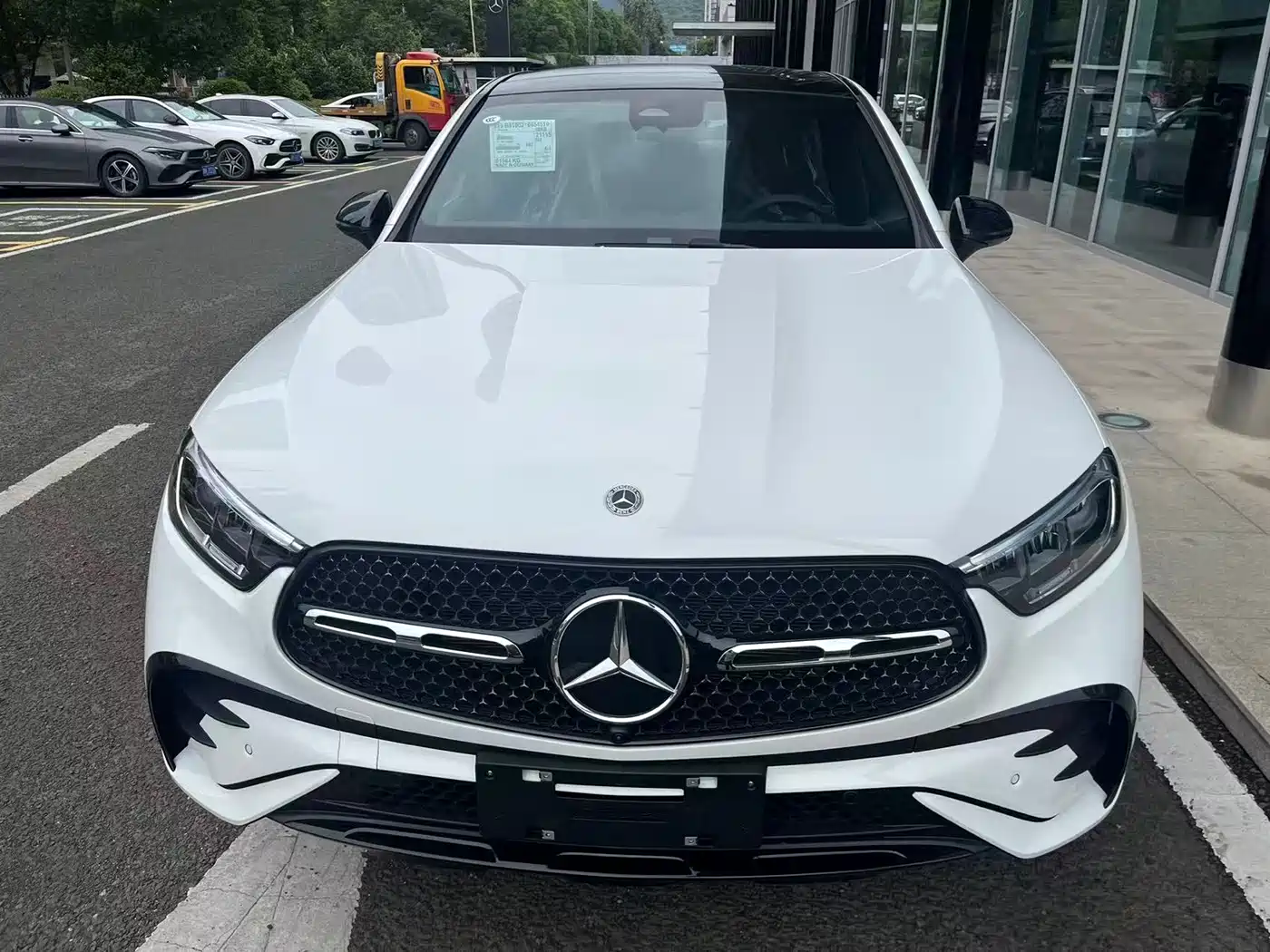 Mercedes-Benz GLC Coupe 2026 GLC 300 4MATIC Coupe SUV фото 3
