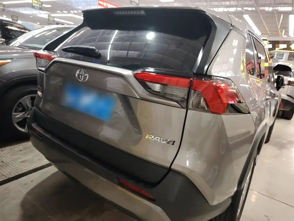Toyota RAV4 Rongfang 2020 2.0L CVT 2WD Trend Edition фото 5