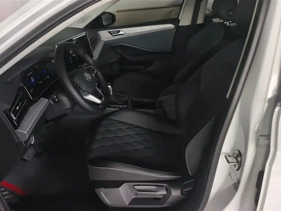 Volkswagen Sagitar 2025 300TSI DSG Surpass Edition фото 9