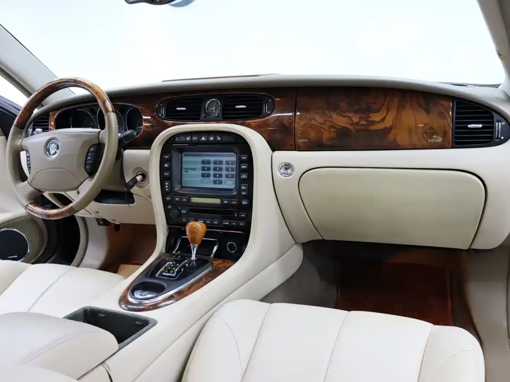 Jaguar XJ 2005 2004 Model XJ8 4.2