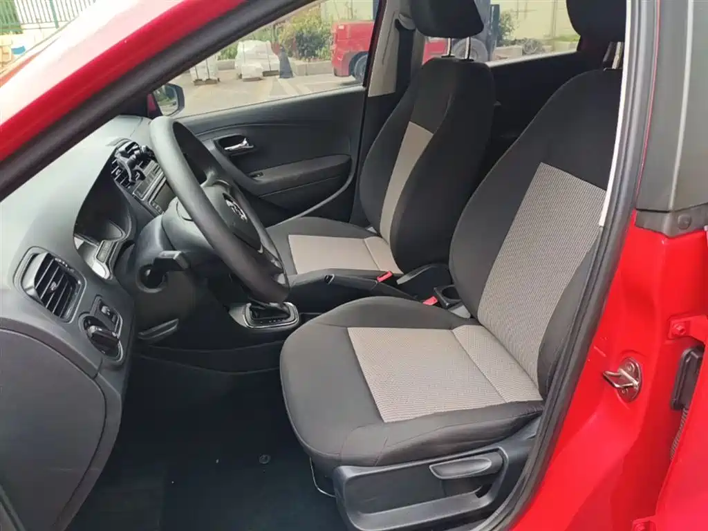 Volkswagen Polo 2018 1.5L Auto Safe Drive фото 15