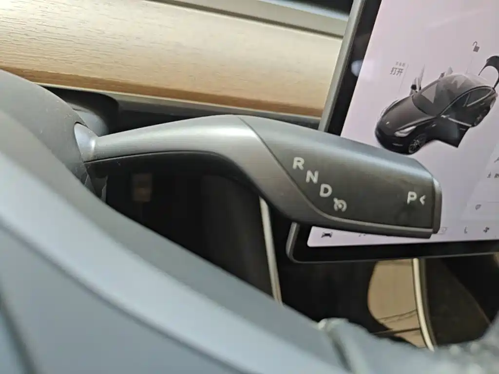 Фото 14 - Tesla Model 3