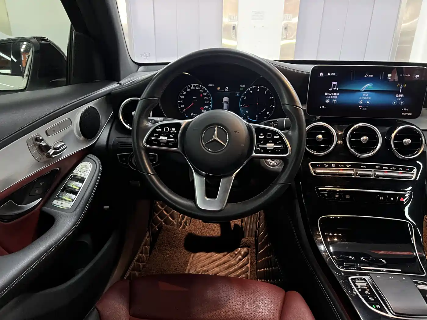Mercedes-Benz GLC Coupe 2020 GLC 260 4MATIC Coupe SUV фото 7