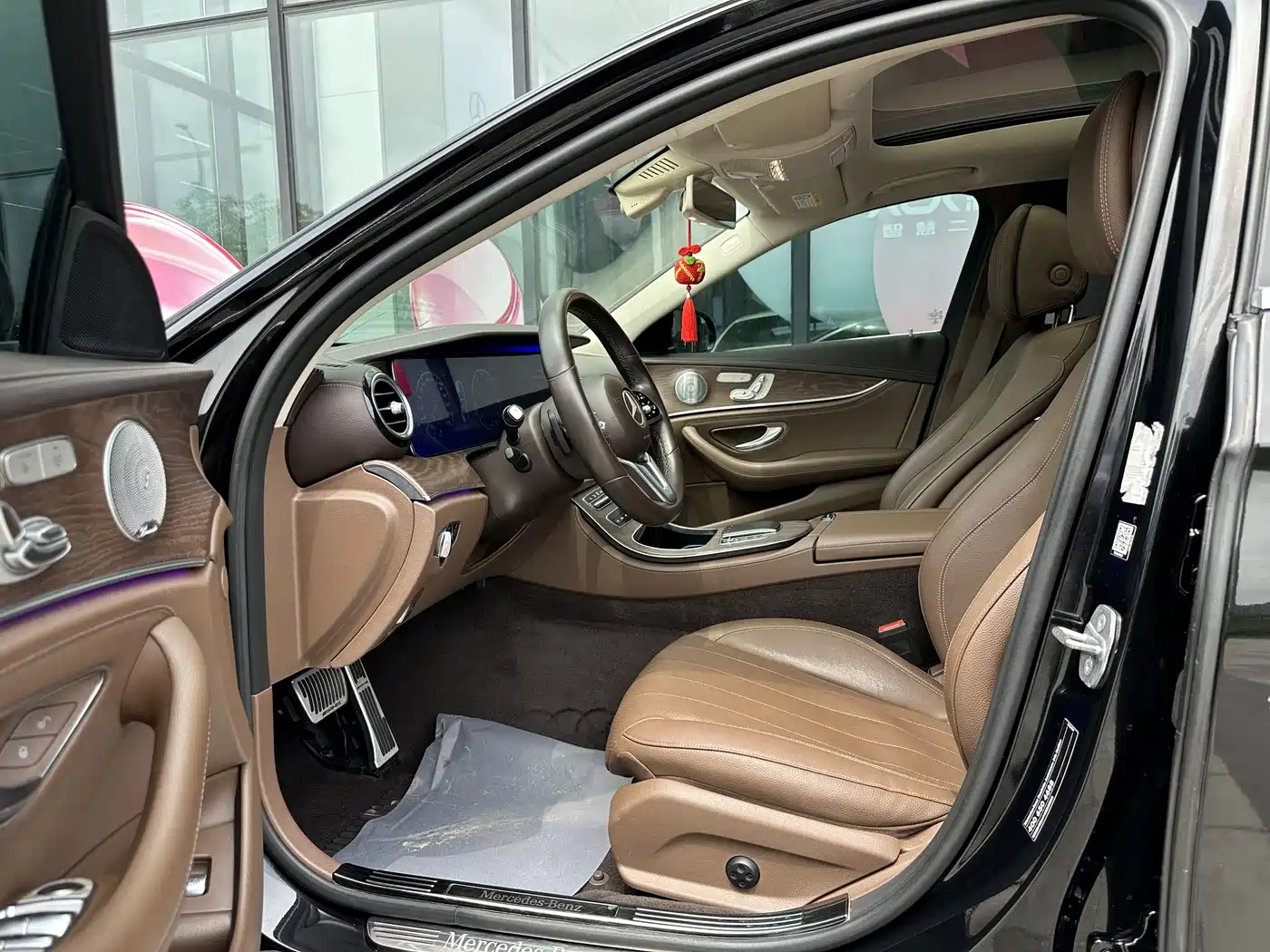 Mercedes-Benz E-Class 2020 E 300 L Luxury Model фото 14