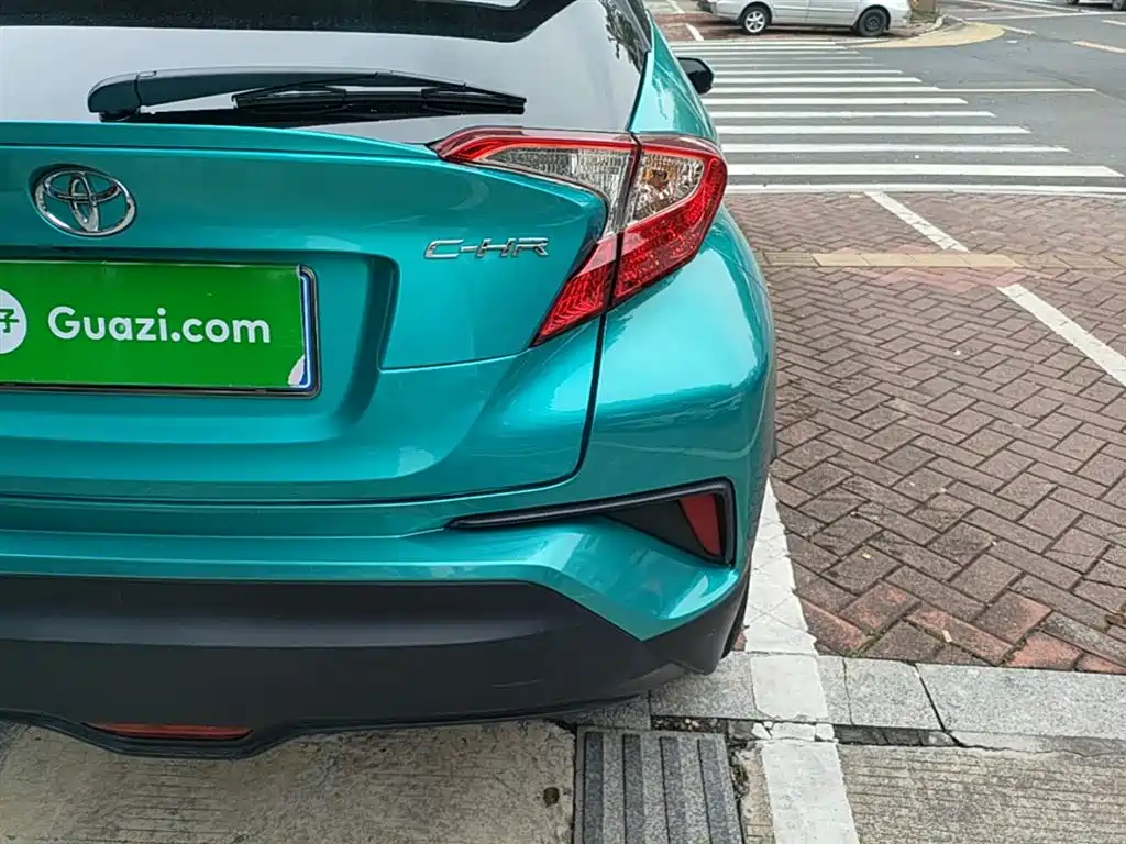 Toyota C-HR 2018 2.0L Leading Edition China VI фото 8