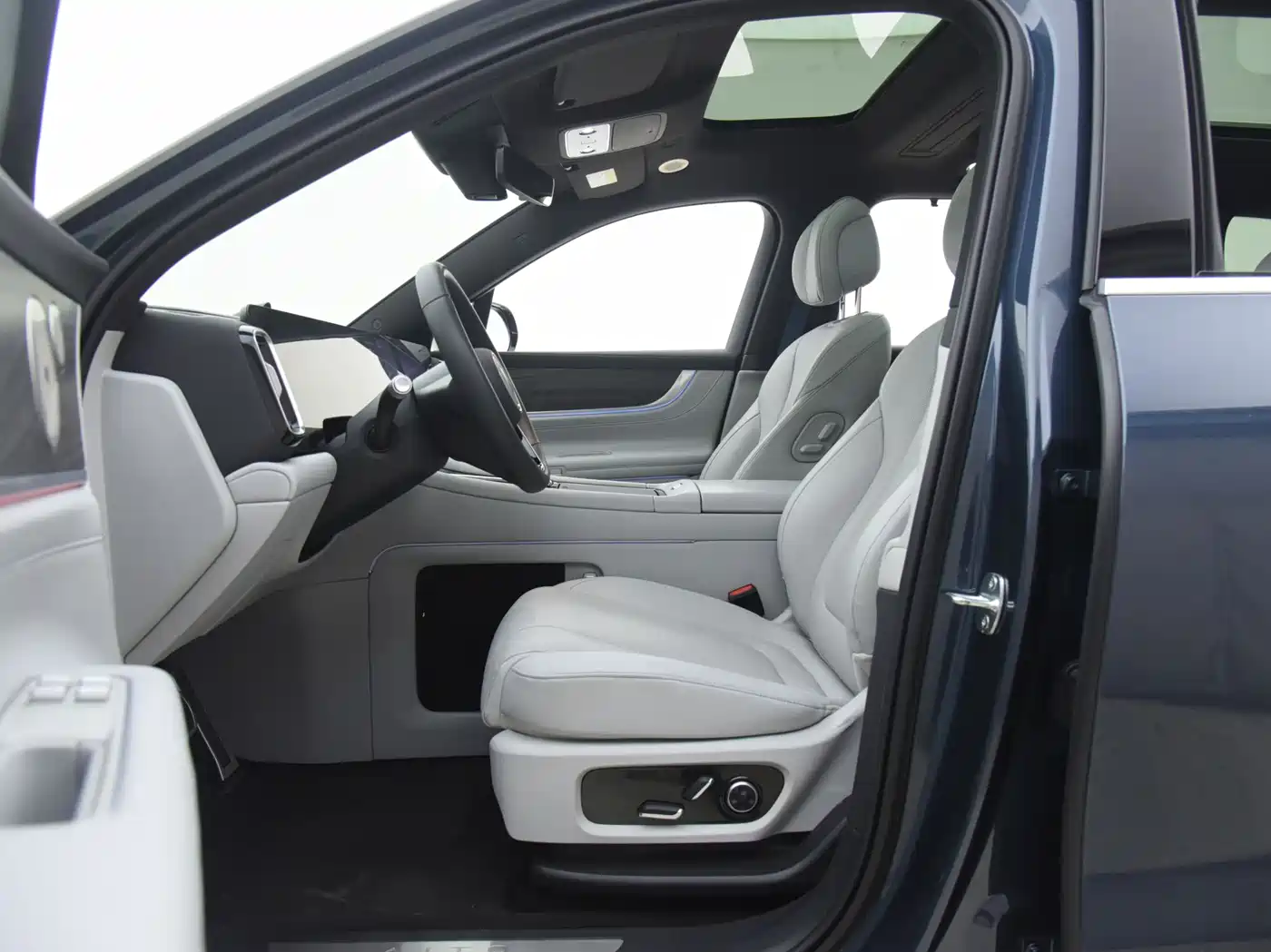AITO Wenjie AITO M9 2024 Extended Range Ultra 42kWh 6-Seater фото 10