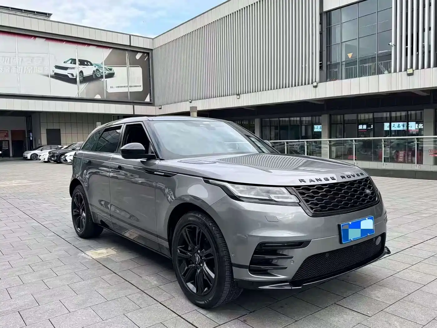 Land Rover Range Rover Velar 2021 P250 Gloss Black Collector's Edition фото 2