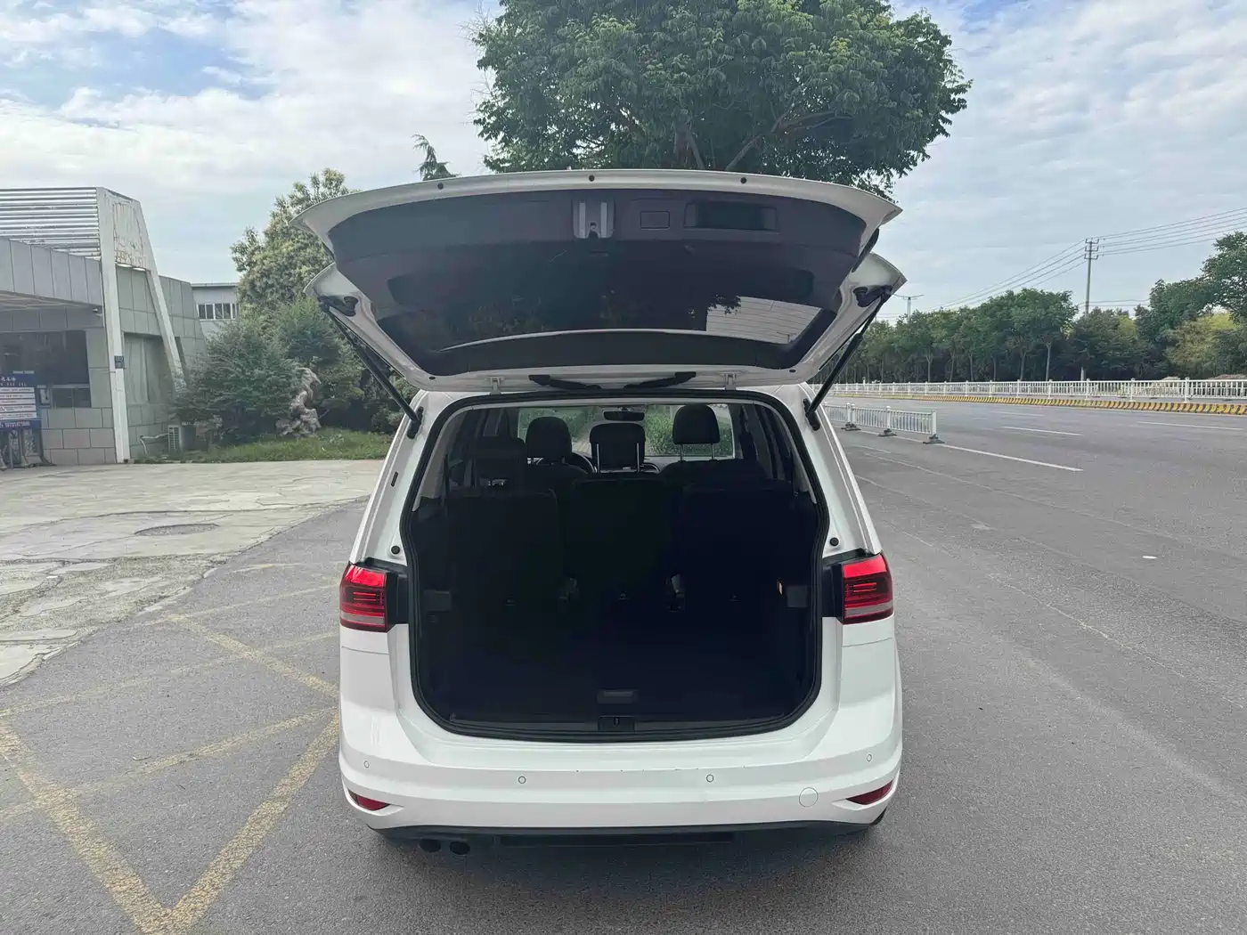 Volkswagen Touran 2016 Touran L 280TSI DSG Elegance фото 17