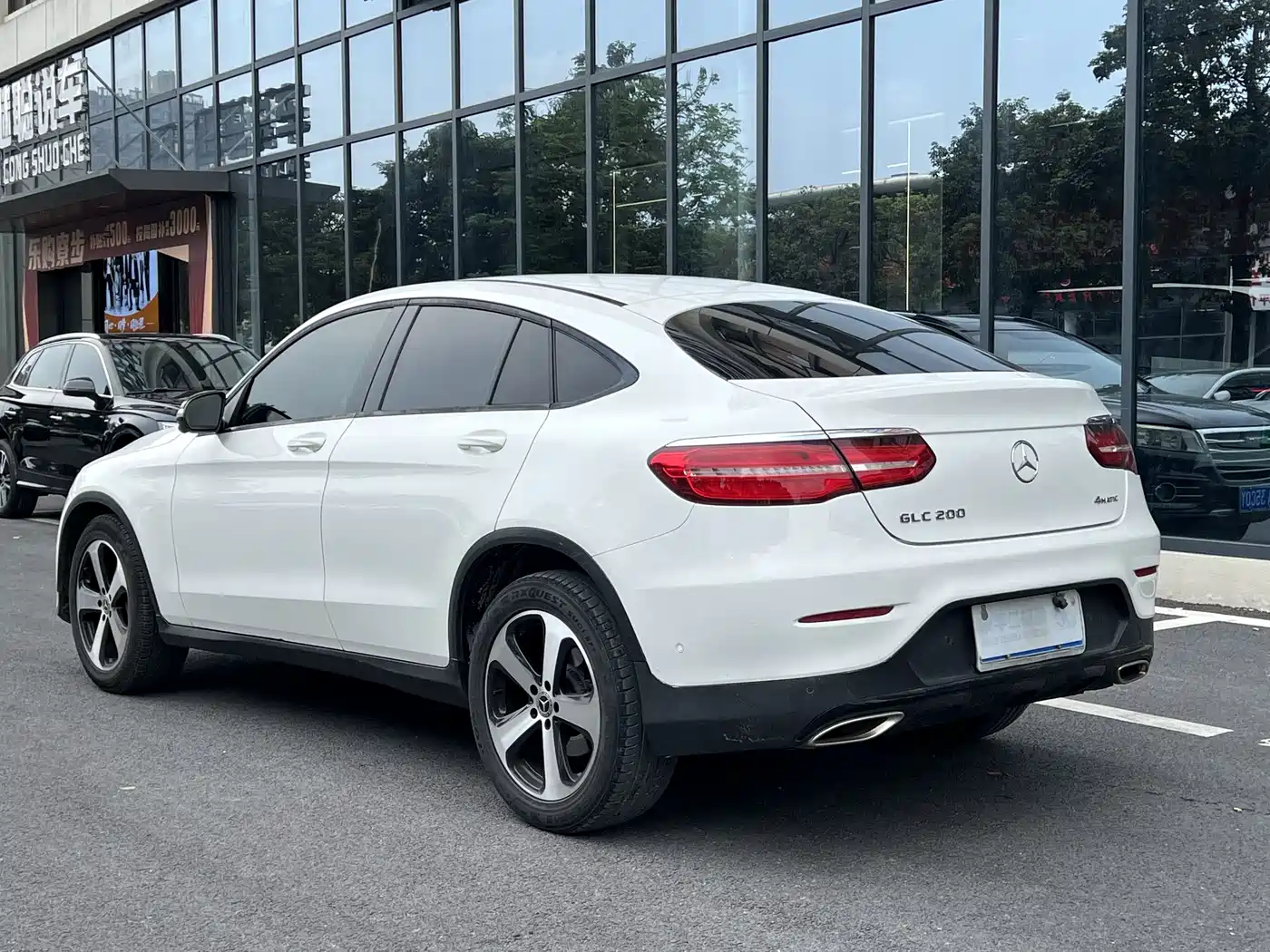Mercedes-Benz GLC Coupe 2017 GLC 200 4MATIC Coupe SUV фото 2