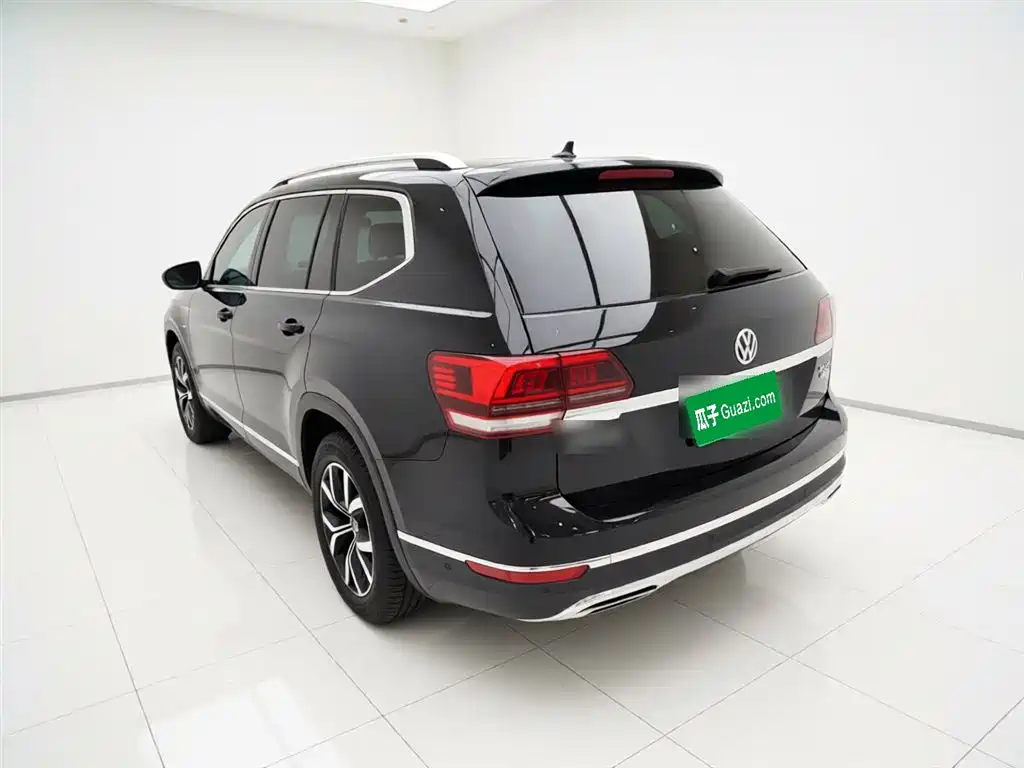 Volkswagen Teramont 2020 330TSI 2WD Luxury China VI фото 4