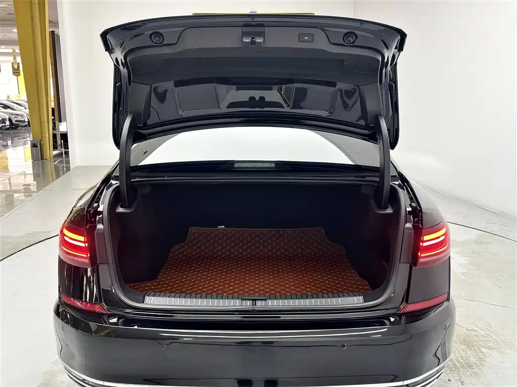 Volkswagen Passat 2023 330TSI Luxury Edition фото 16