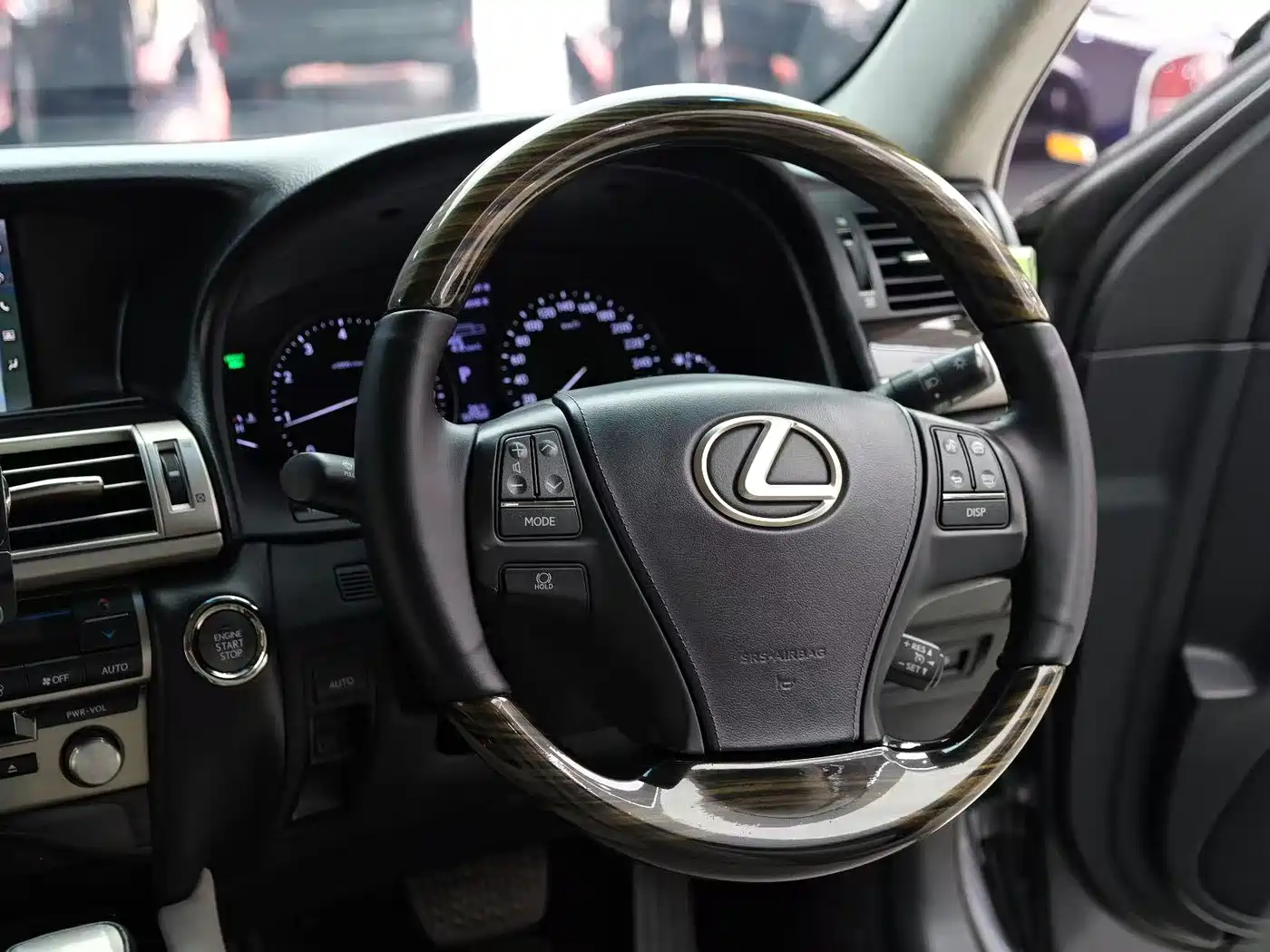 Lexus LS 2016 460L AWD Premium фото 5