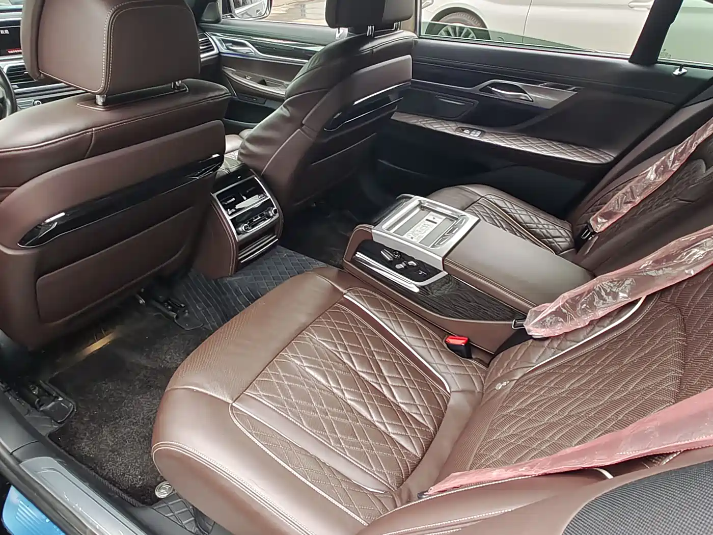 BMW 7 Series 2019 740Li Leading M Sport Package фото 10