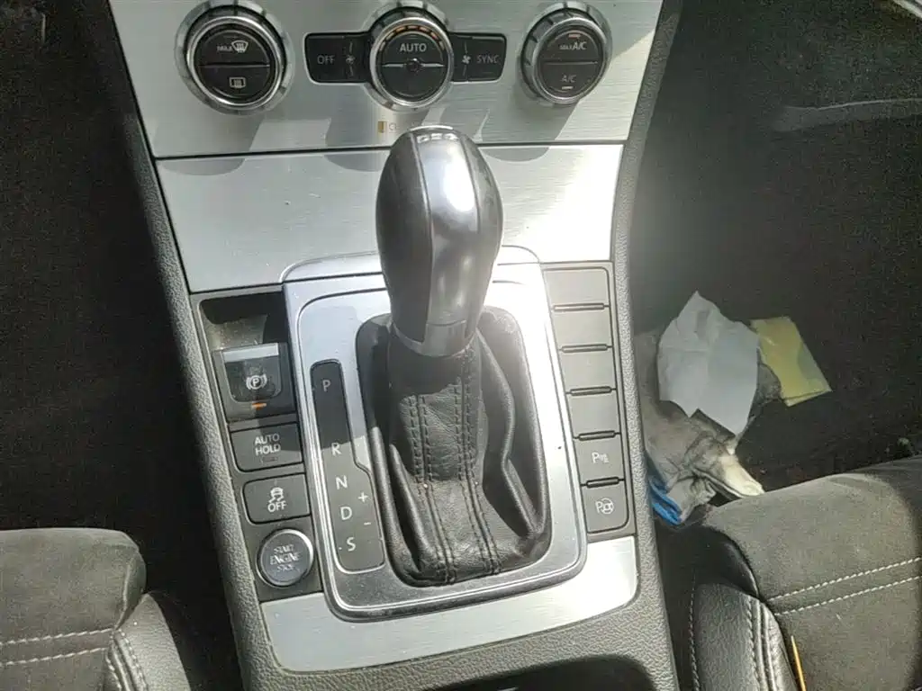 Volkswagen FAW-Volkswagen CC 2016 Model 1.8TSI Luxury фото 14