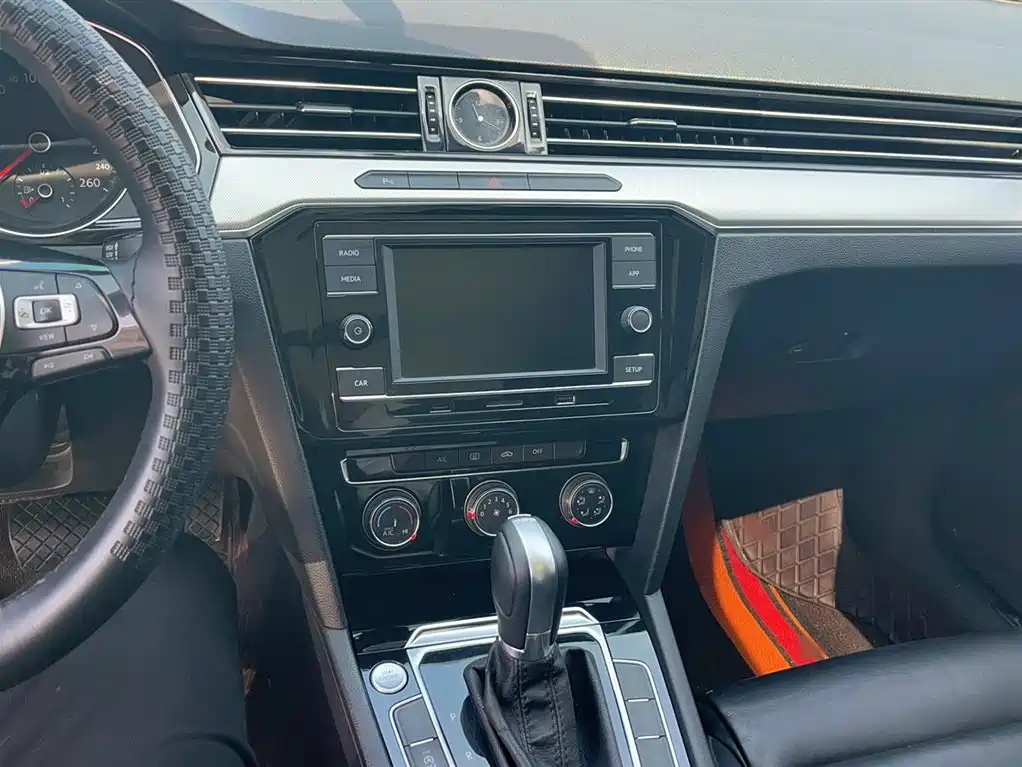 Volkswagen Magotan 2018 330TSI DSG Leading фото 7