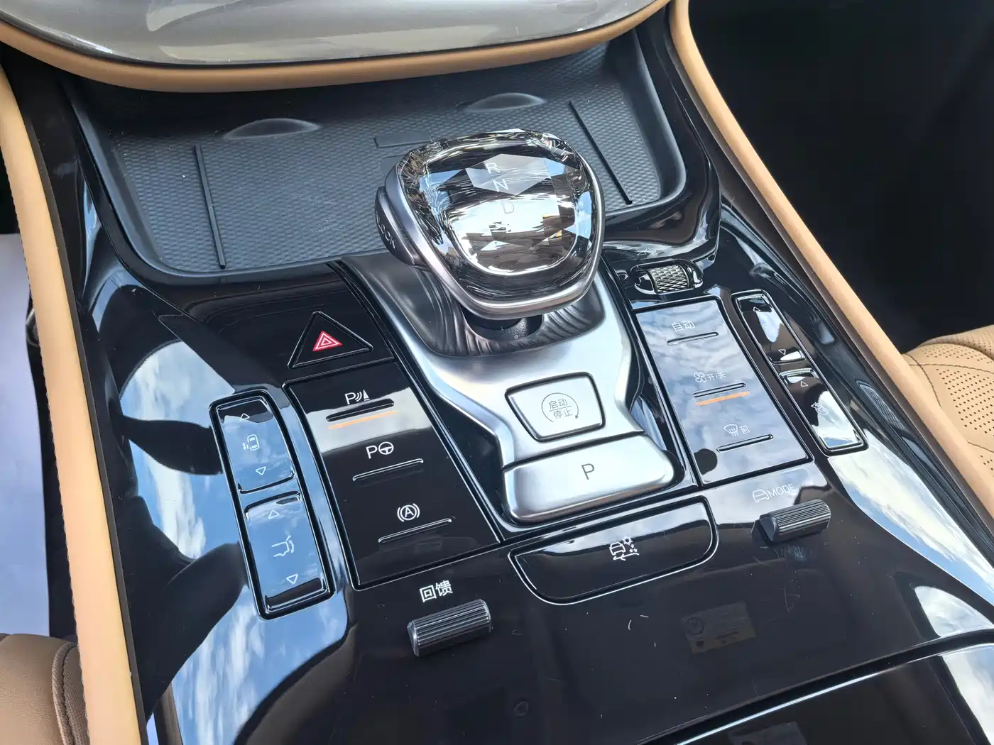 Denza D9 2025 EV Smart Drive Edition 620 Luxury фото 20