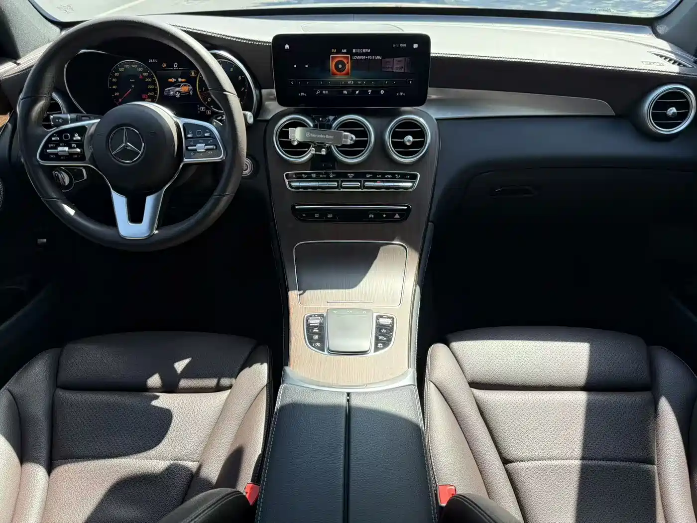 Mercedes-Benz GLC 2021 GLC 300 L 4MATIC Sporty фото 6