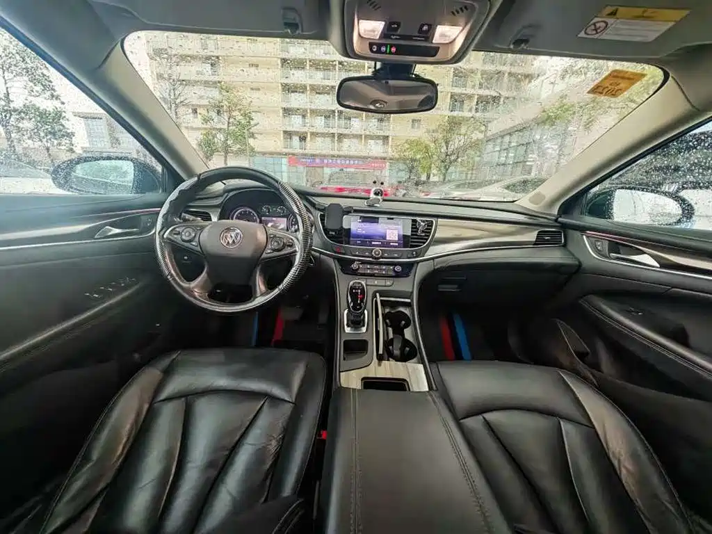 Photo 5 - Buick LaCrosse
