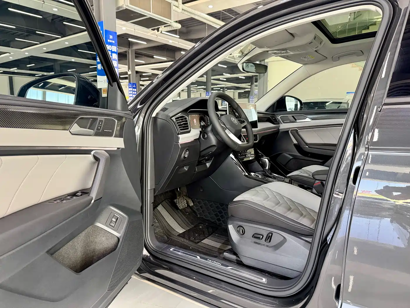 Volkswagen Tayron 2023 280TSI 2WD Luxury Plus Advanced Edition фото 4