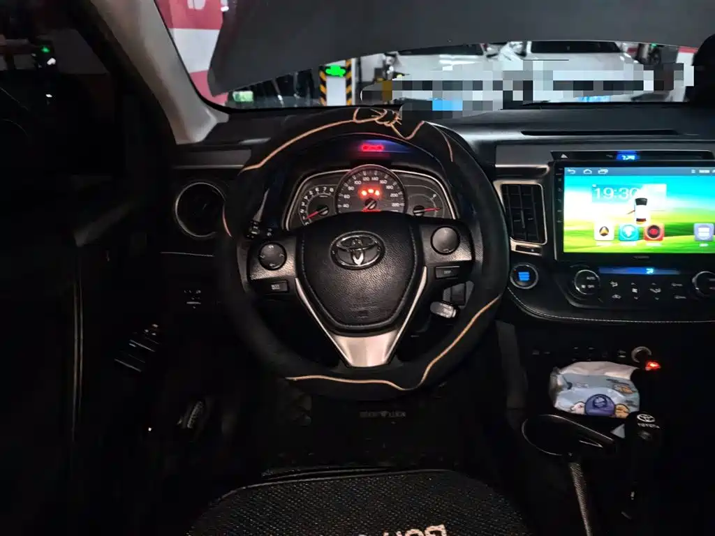 Toyota RAV4 Rongfang 2016 2.0L CVT 2WD Comfort (China V) фото 6